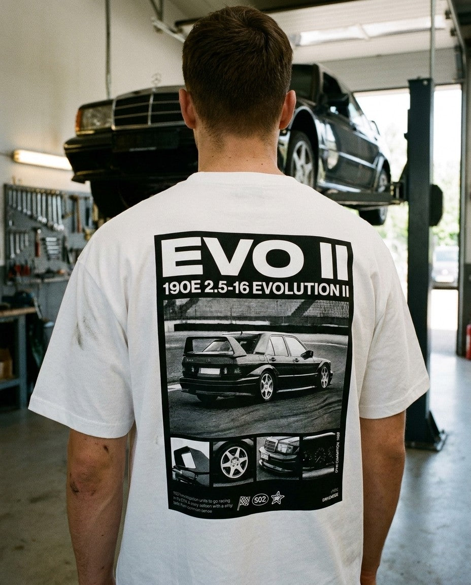 Gros plan sur l'impression dos du t-shirt Evo II dans un atelier, 190E sur le pont